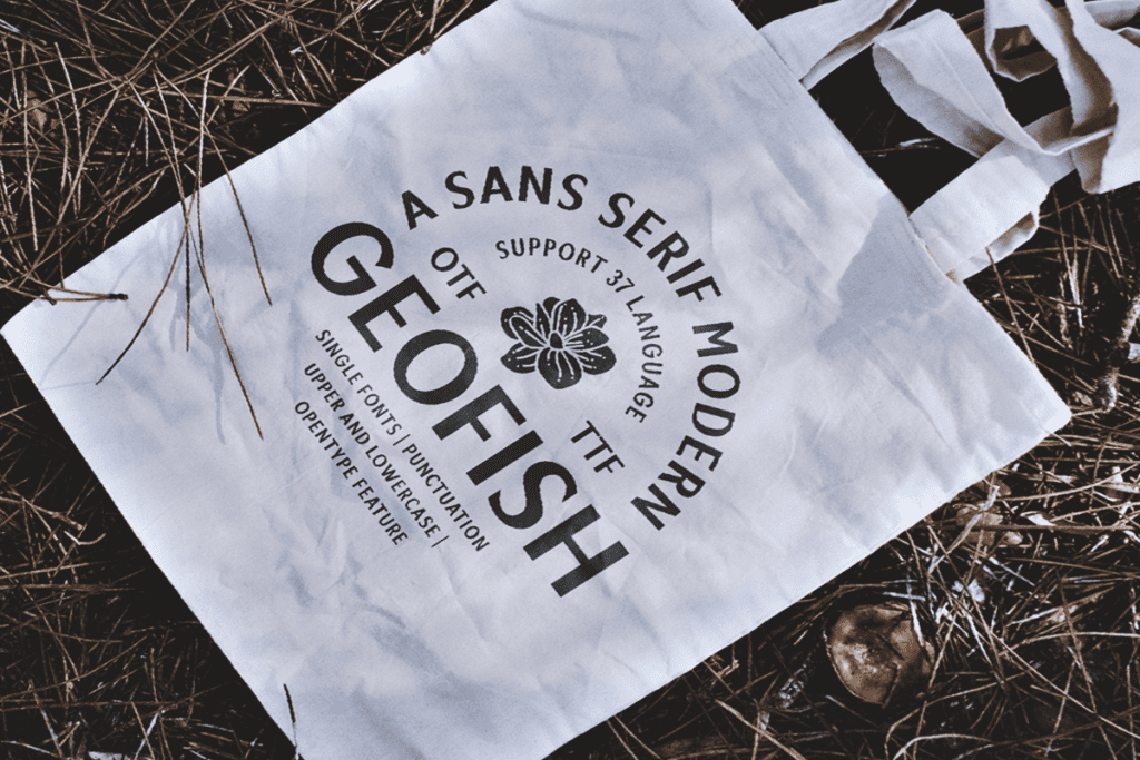 Geofish Vintage Font